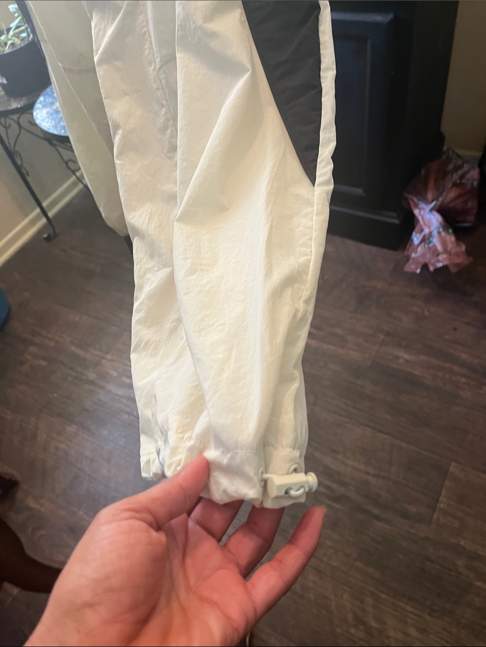 Zara White Joggers with Black Side Panels - Picture 8 of 12